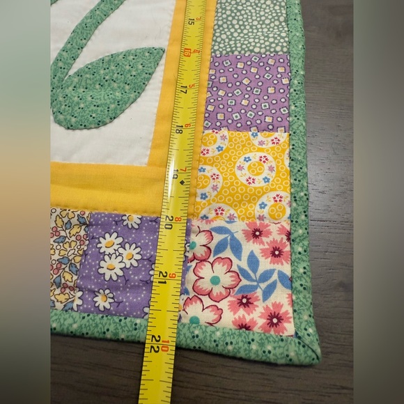 Flowers on a Vine - Hand Applique Quilted Table Runner" 12” x 22” - Picture 4 of 7